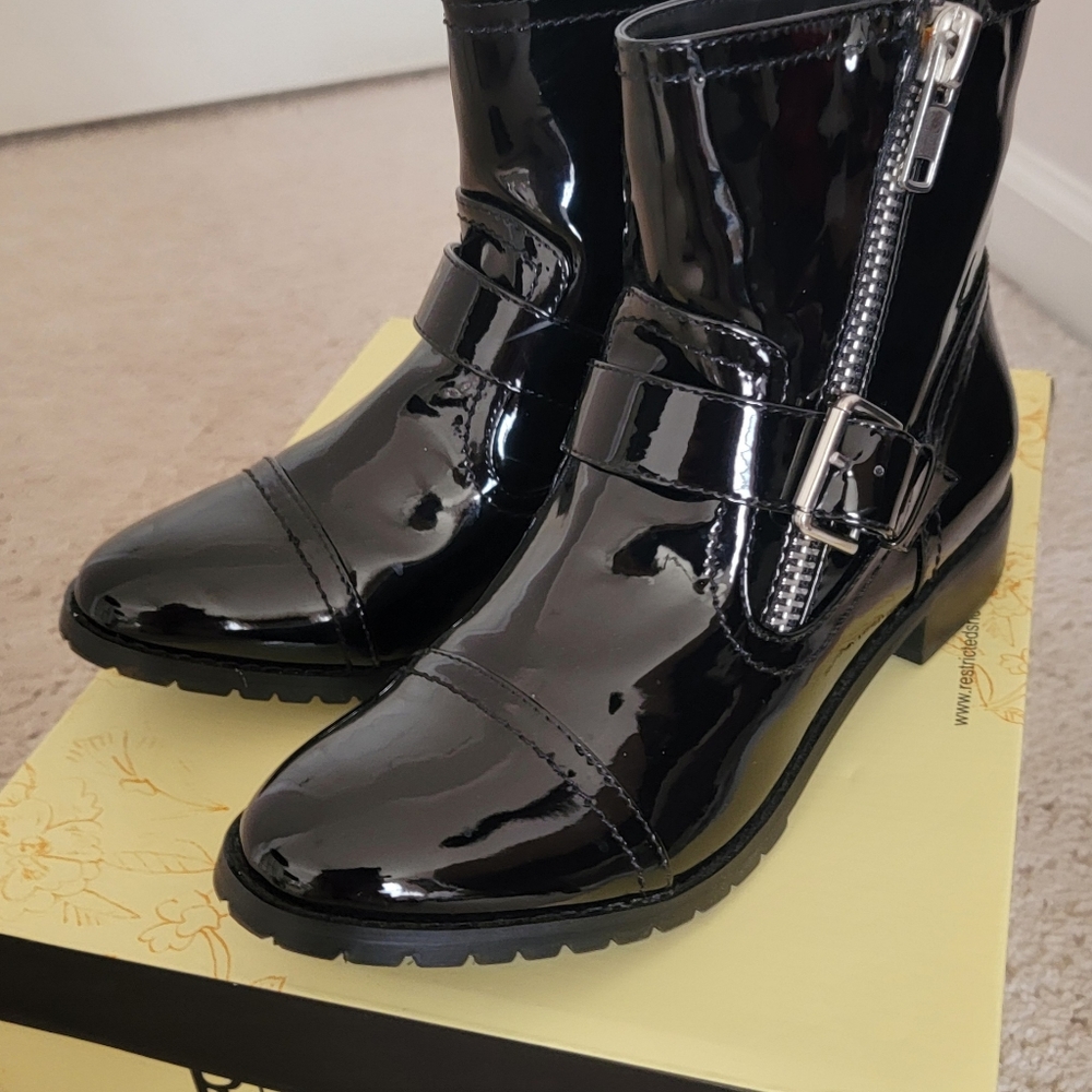 Black patent pleather boots size 8